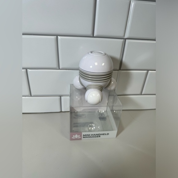 Mini Handheld Massager - Picture 3 of 3